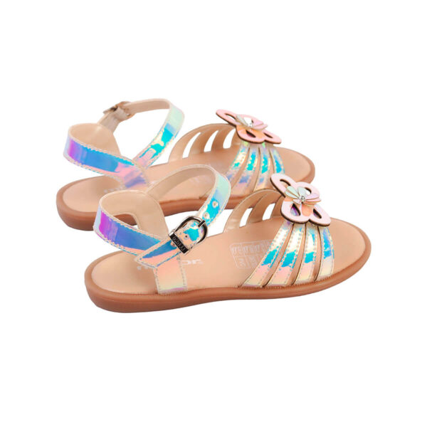 Sandalias para niñas de la marca mimor, referencia Cira en color metálico y decoración en el frente